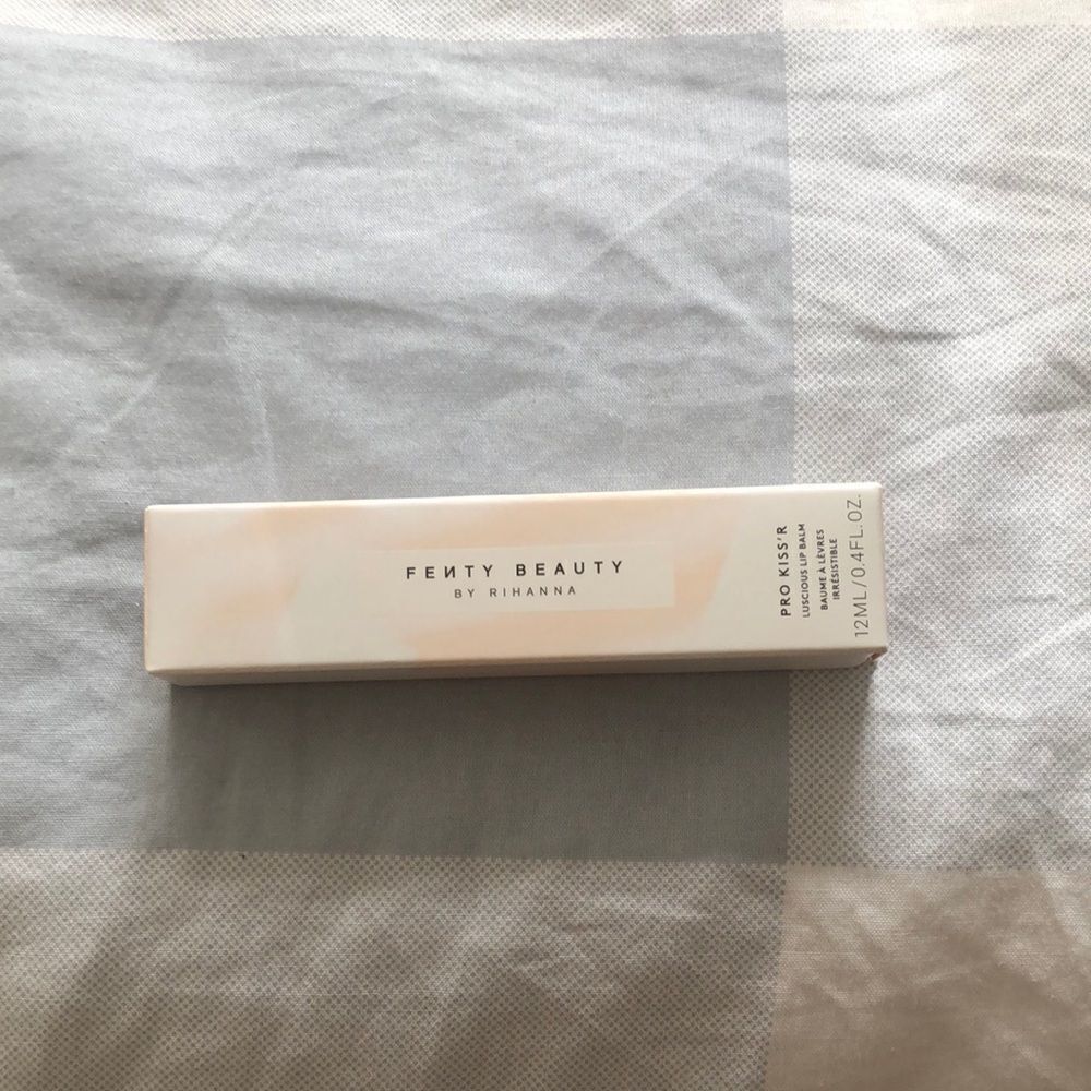 Fenty Beauty Pro Kisse’r Lip balm in Latte Lips NIB